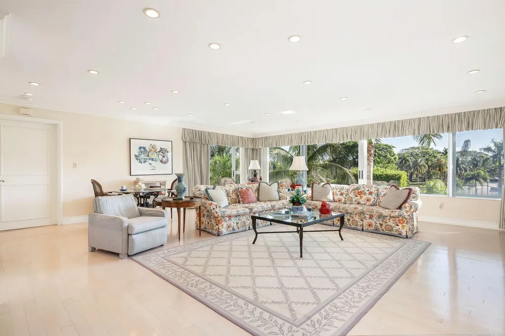 44 Cocoanut Row Palm Beach FL 33480
