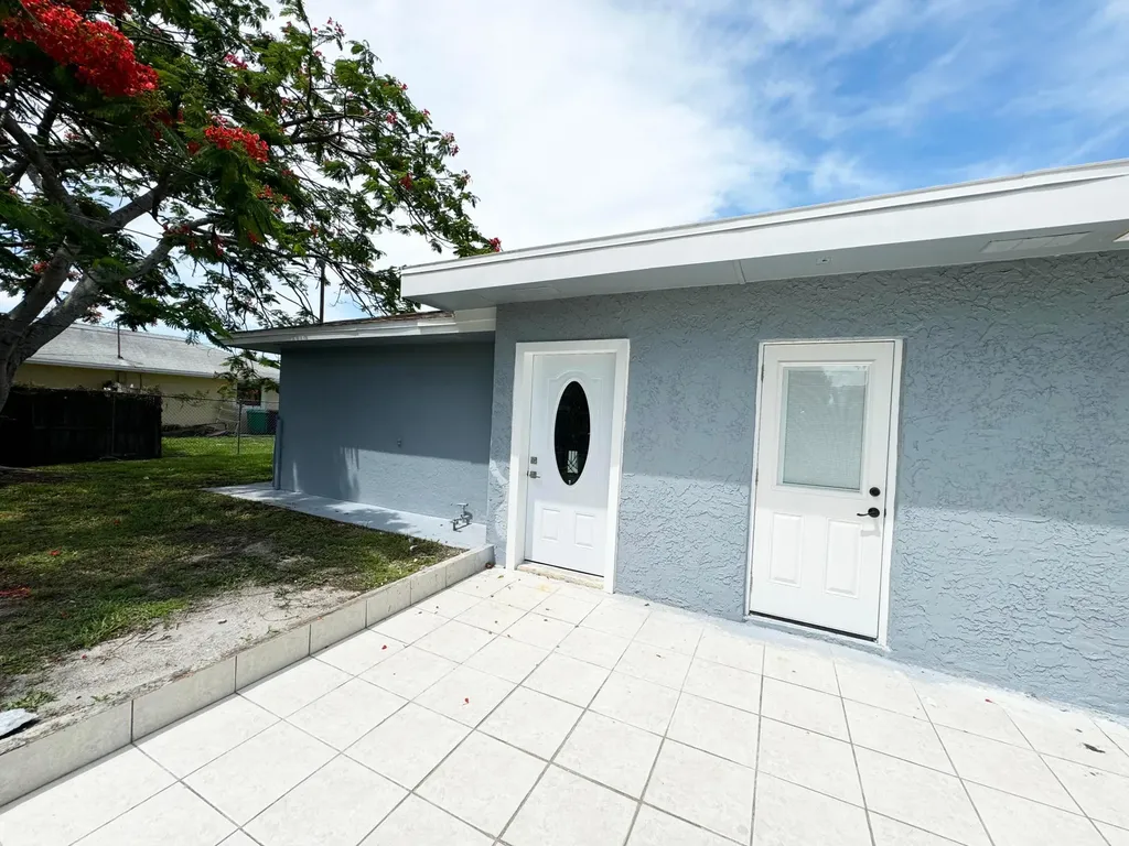 702 NE Lanfair Street Port St Lucie FL 34983
