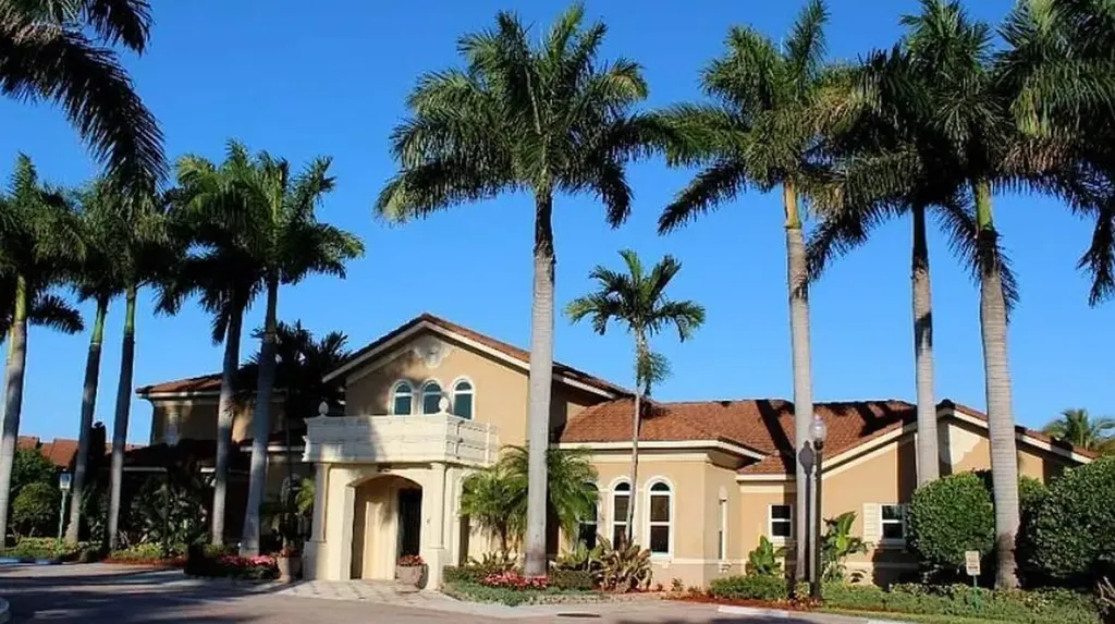 902 Villa Circle Boynton Beach FL 33435