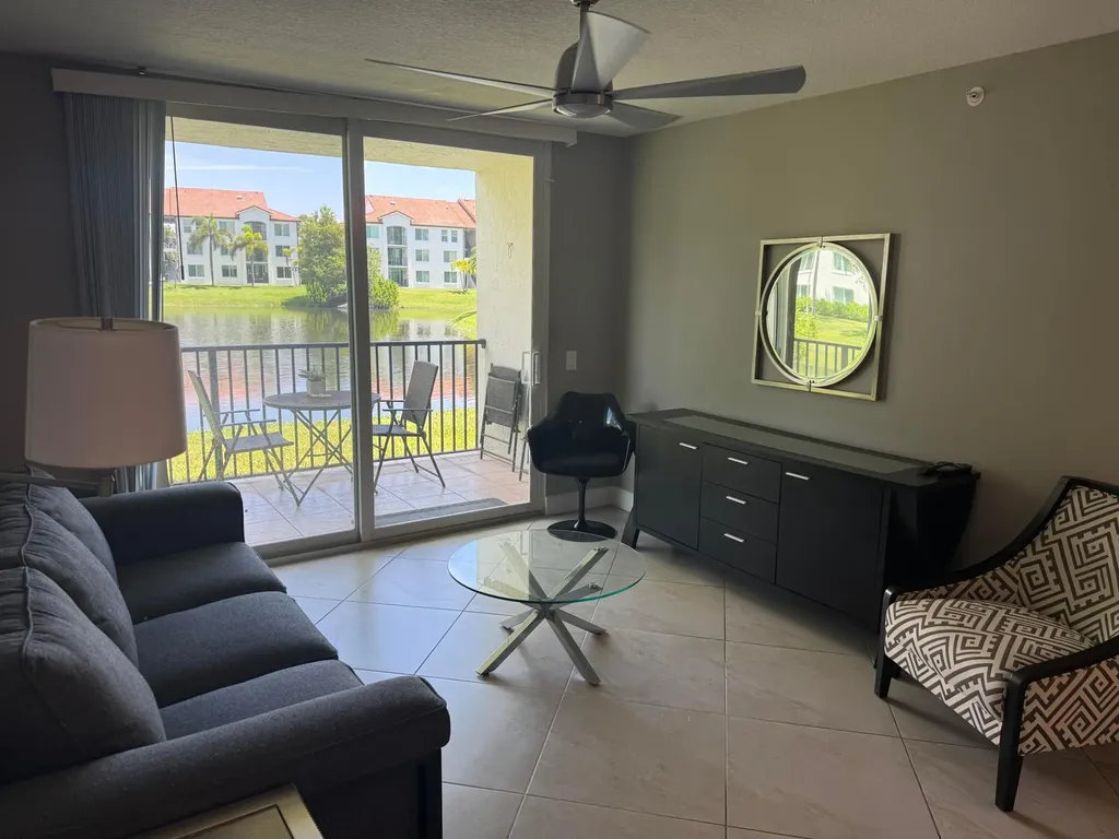 902 Villa Circle Boynton Beach FL 33435