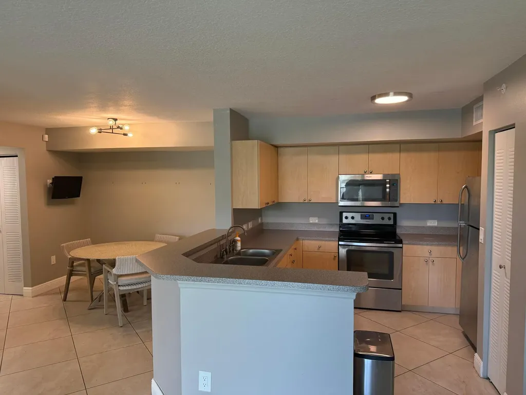 902 Villa Circle Boynton Beach FL 33435