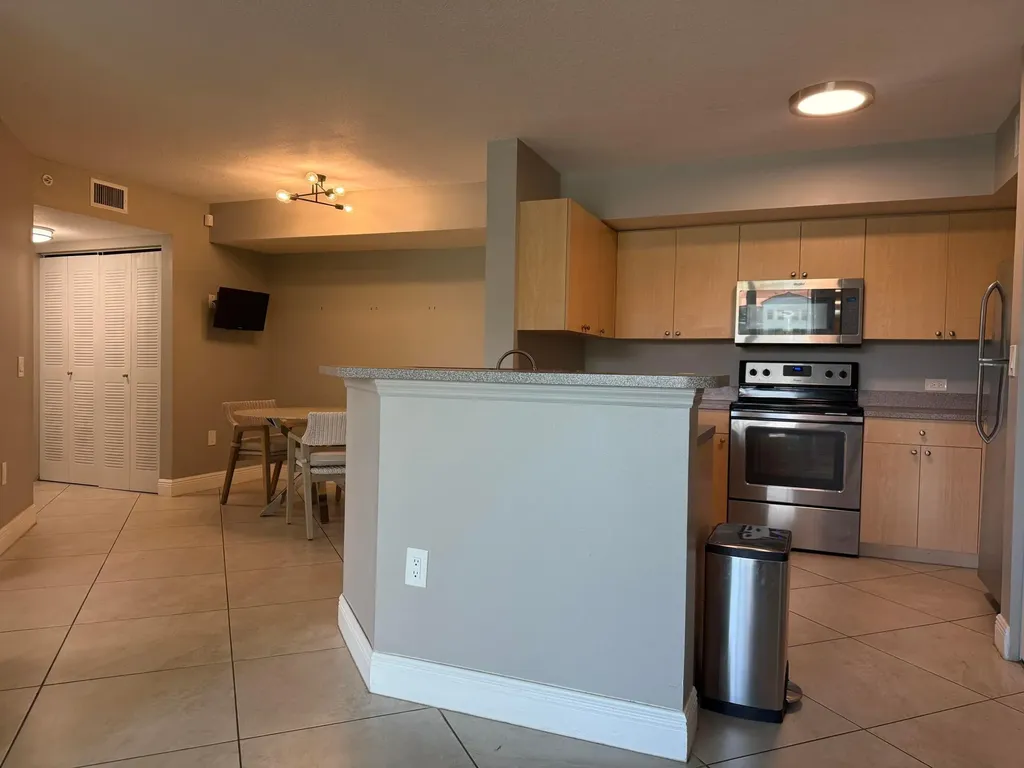 902 Villa Circle Boynton Beach FL 33435