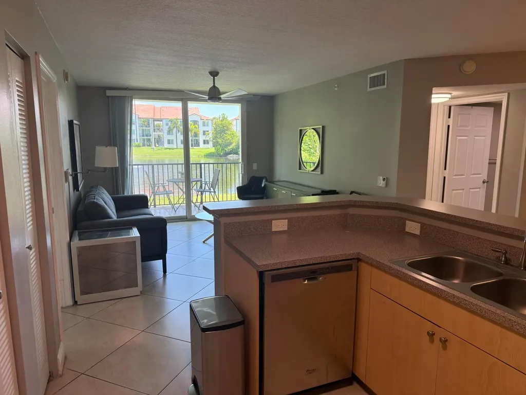 902 Villa Circle Boynton Beach FL 33435