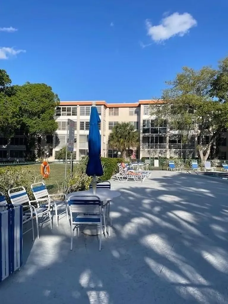2649 NW 48th Terrace Lauderdale Lakes FL 33313