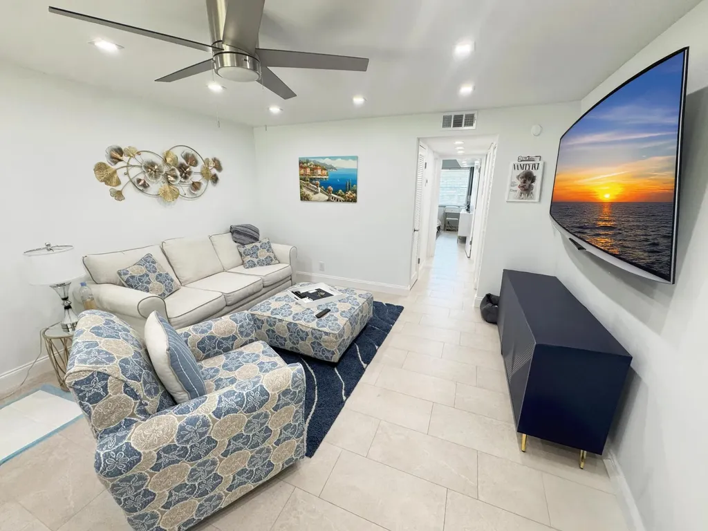 18 Piedmont A Delray Beach FL 33484