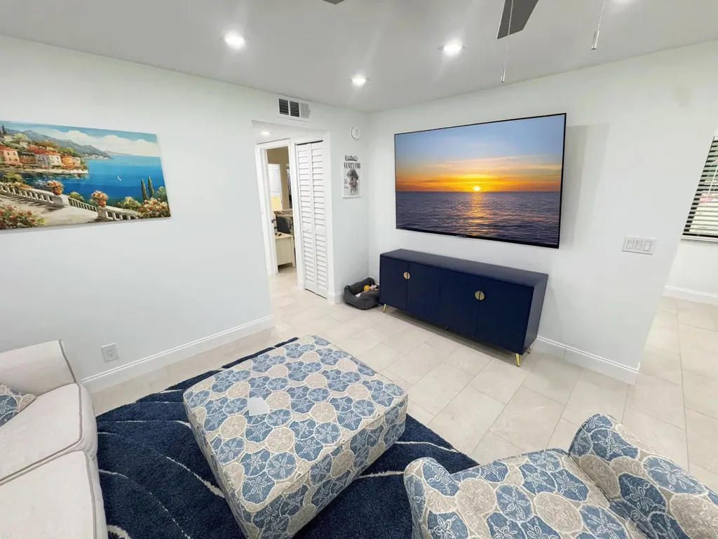 18 Piedmont A Delray Beach FL 33484