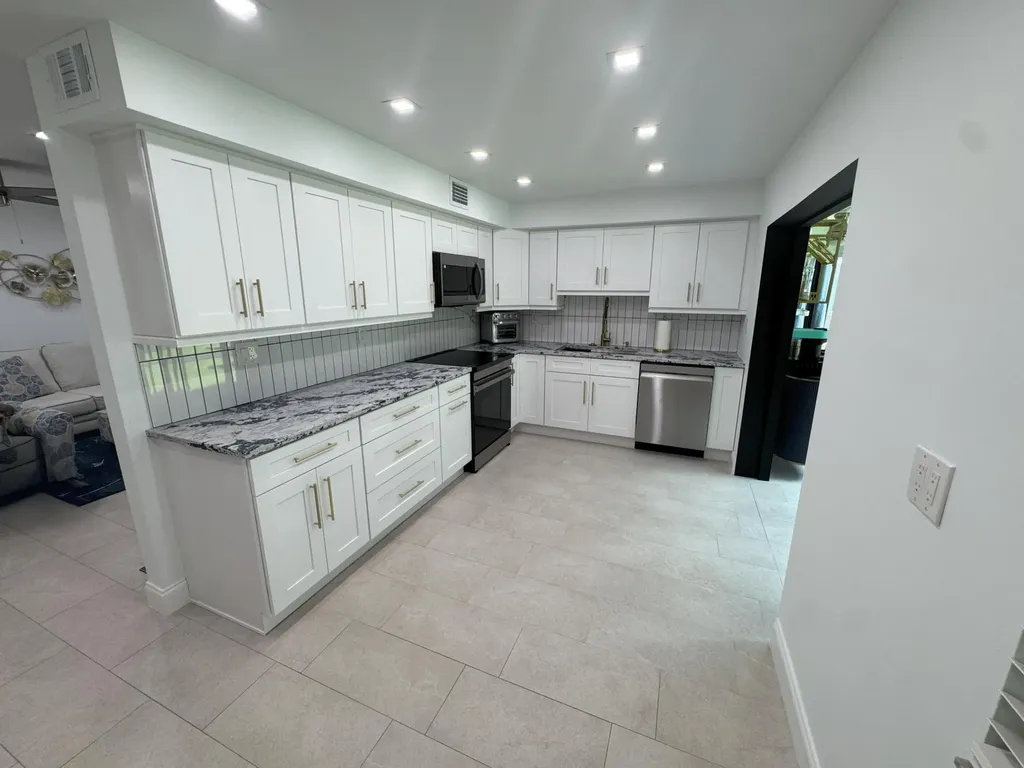 18 Piedmont A Delray Beach FL 33484