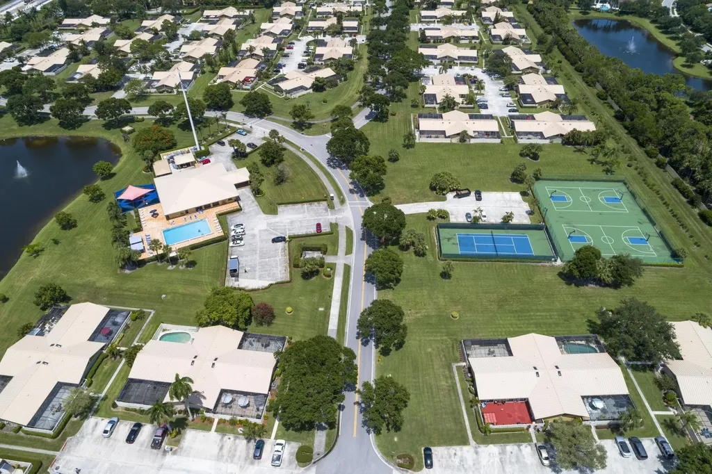 5385 Eagle Lake Drive Palm Beach Gardens FL 33418