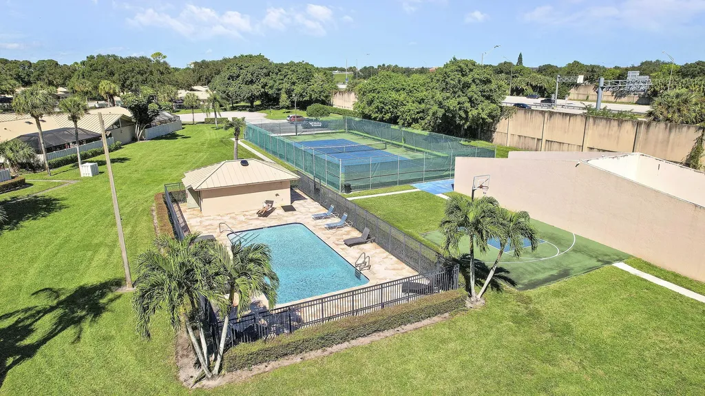 5385 Eagle Lake Drive Palm Beach Gardens FL 33418