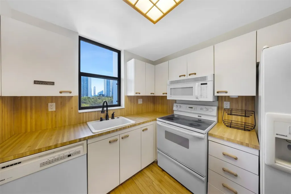 18181 NE 31st Court Aventura FL 33160