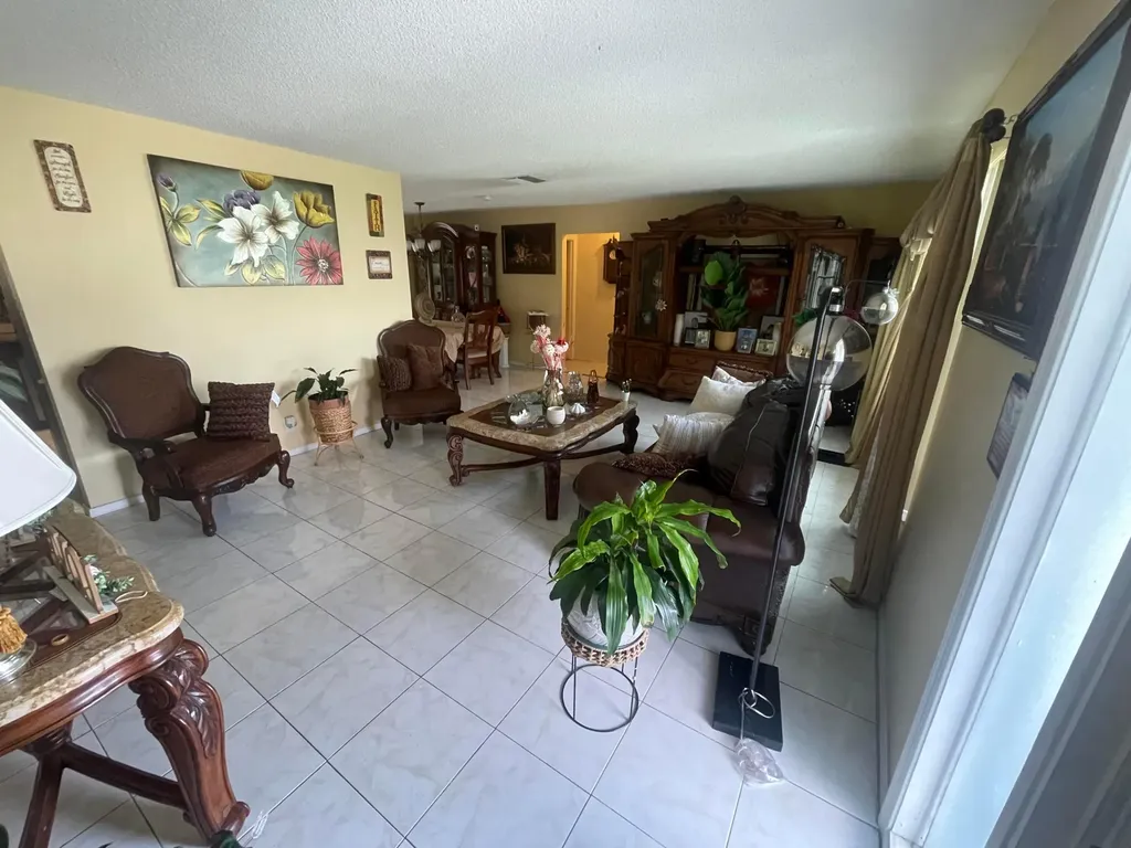 5706 NW 68th Terrace Tamarac FL 33321