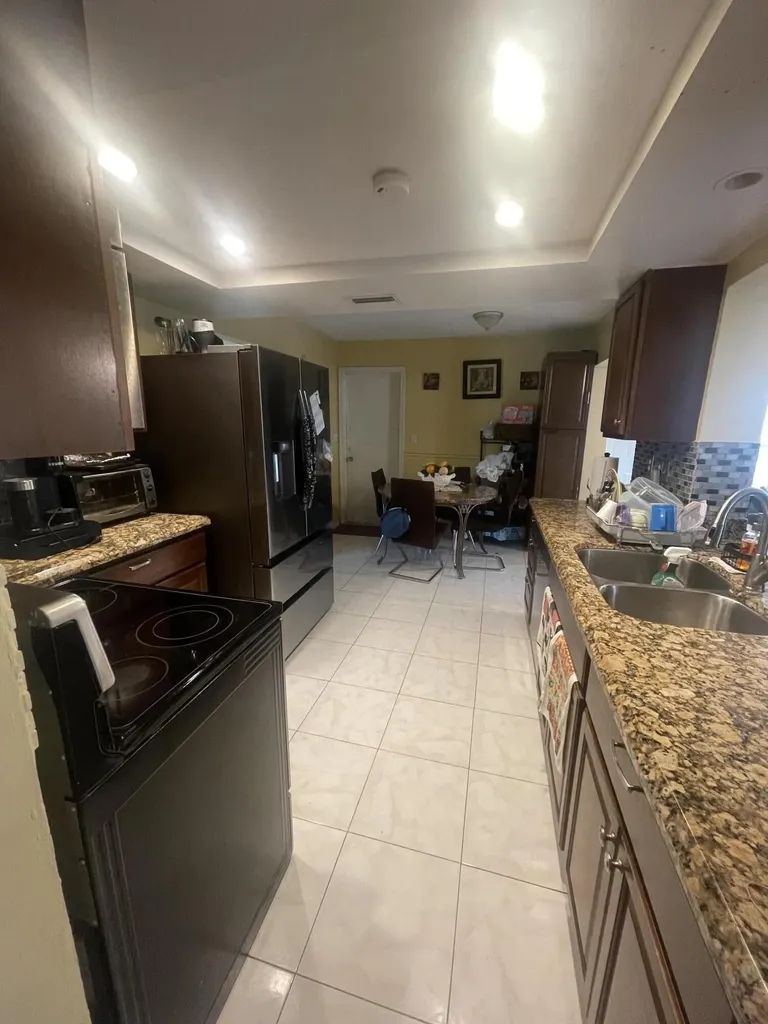 5706 NW 68th Terrace Tamarac FL 33321
