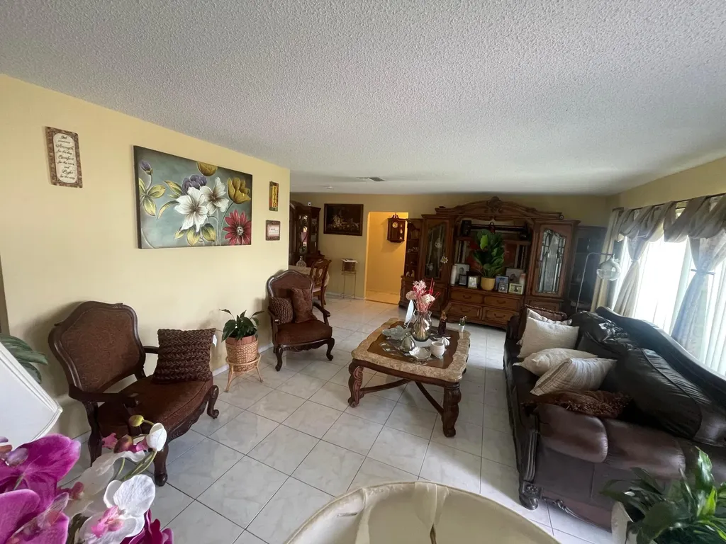 5706 NW 68th Terrace Tamarac FL 33321