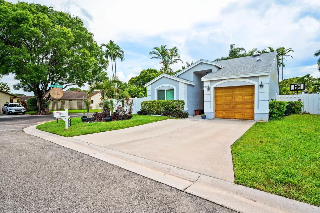 5591 SW 99th Avenue Cooper City FL 33328