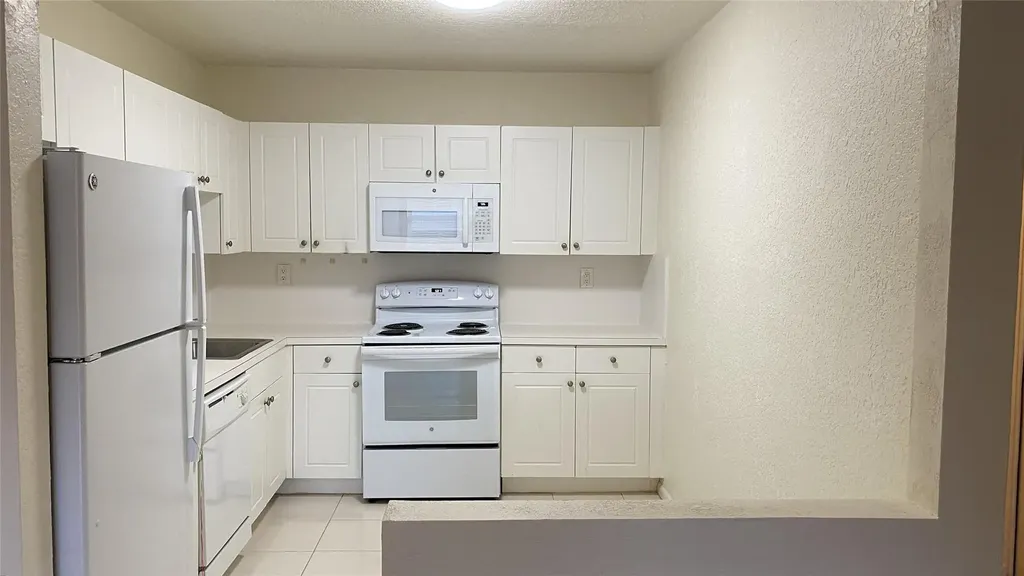 760 SE 2nd Avenue Deerfield Beach FL 33441