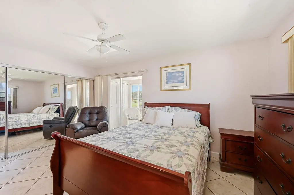 383 Saxony Trail Delray Beach FL 33446