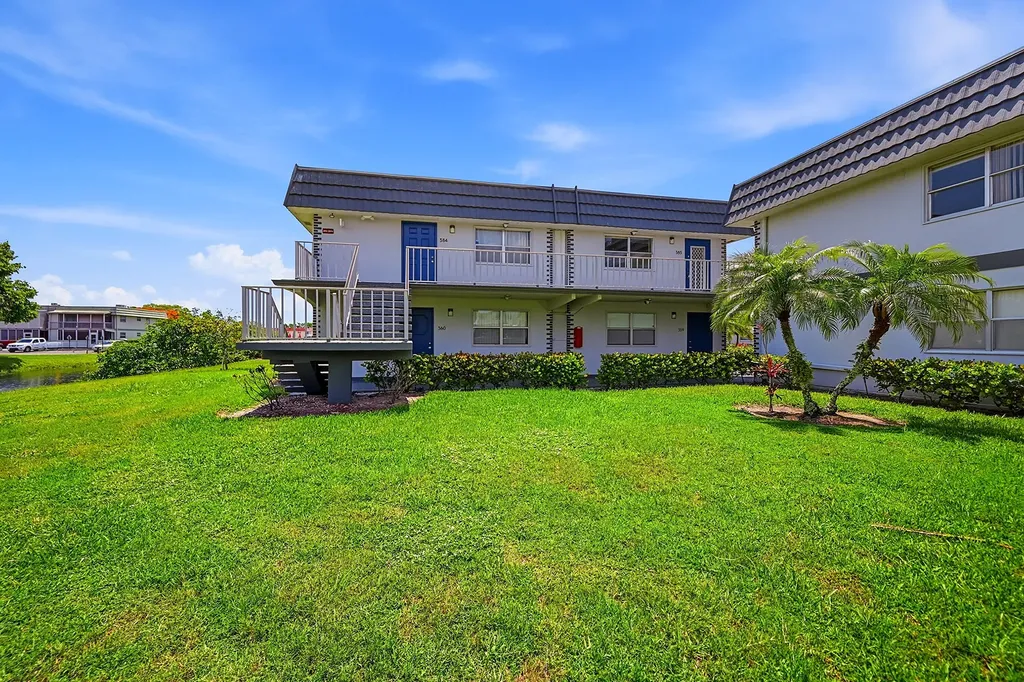 383 Saxony Trail Delray Beach FL 33446