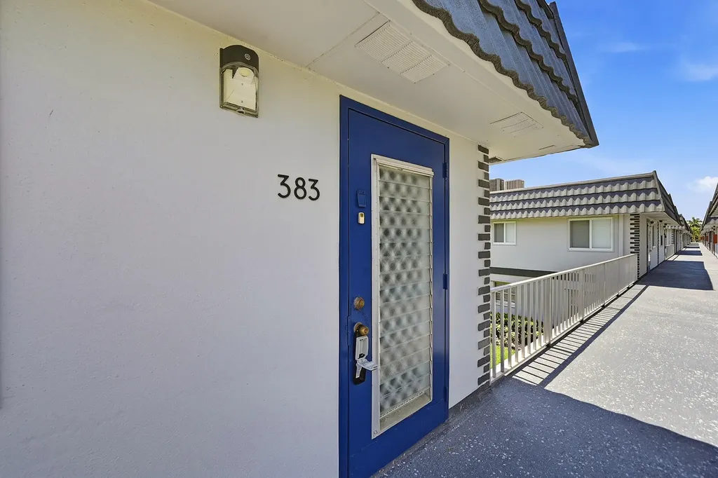 383 Saxony Trail Delray Beach FL 33446