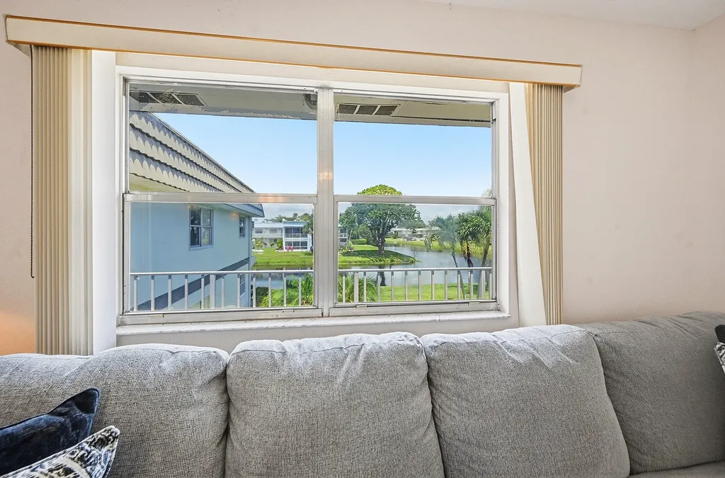 383 Saxony Trail Delray Beach FL 33446