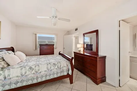 383 Saxony Trail Delray Beach FL 33446