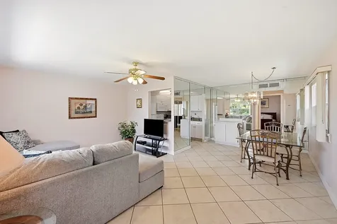 383 Saxony Trail Delray Beach FL 33446