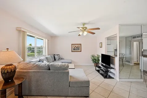 383 Saxony Trail Delray Beach FL 33446