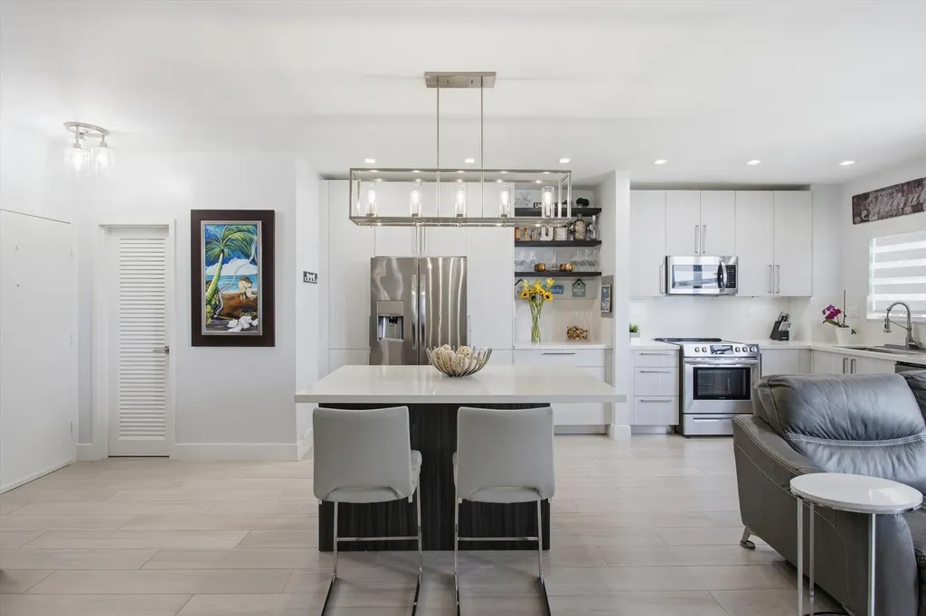4747 Collins Avenue Miami Beach FL 33140