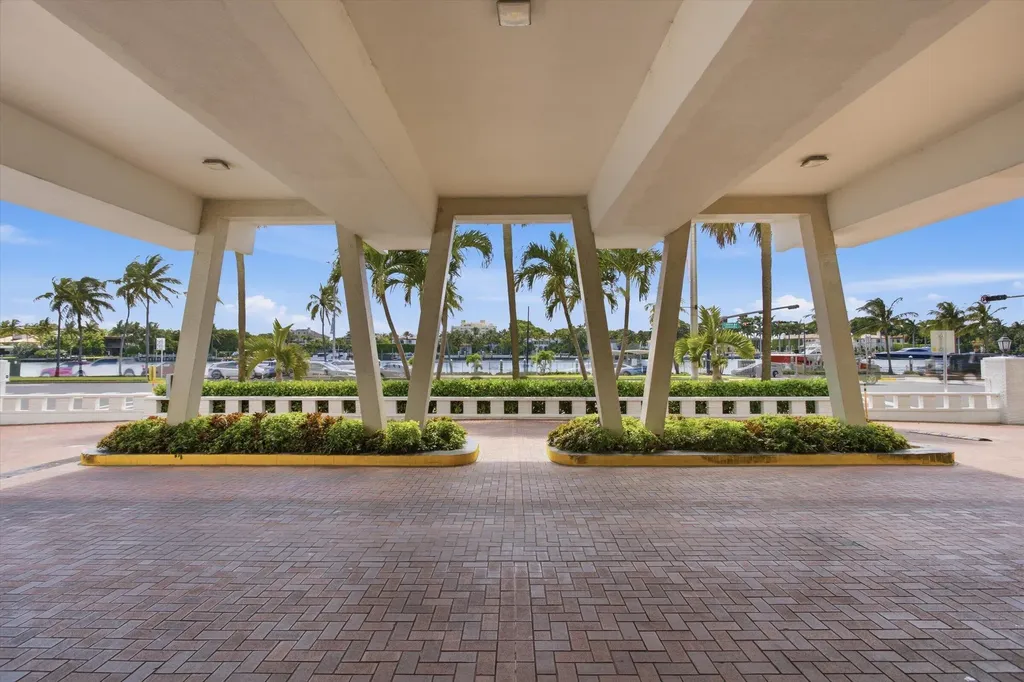 4747 Collins Avenue Miami Beach FL 33140