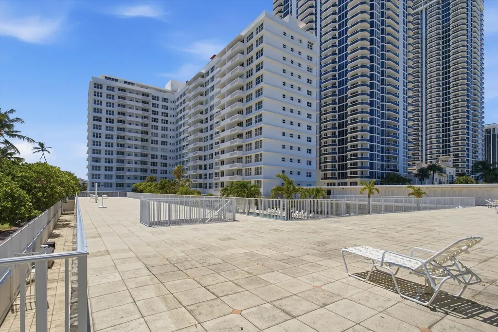 4747 Collins Avenue Miami Beach FL 33140
