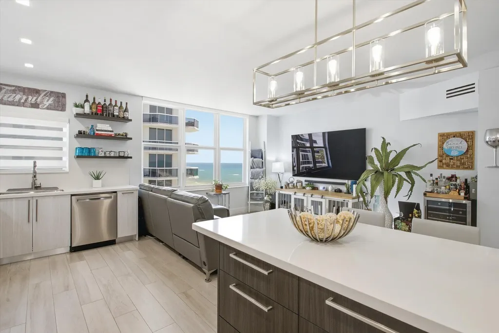 4747 Collins Avenue Miami Beach FL 33140