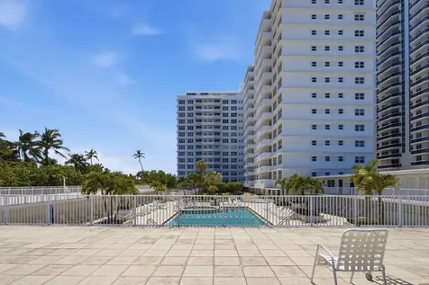4747 Collins Avenue Miami Beach FL 33140