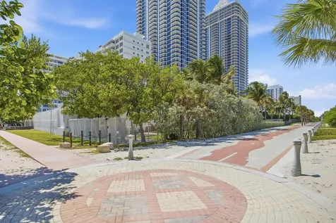 4747 Collins Avenue Miami Beach FL 33140