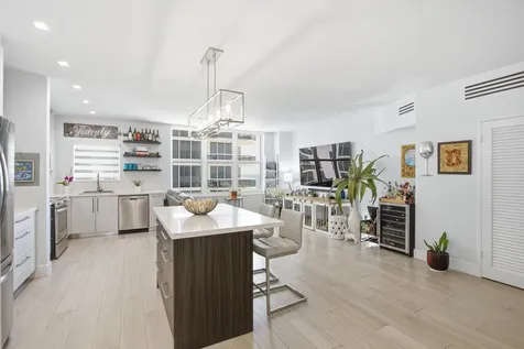 4747 Collins Avenue Miami Beach FL 33140