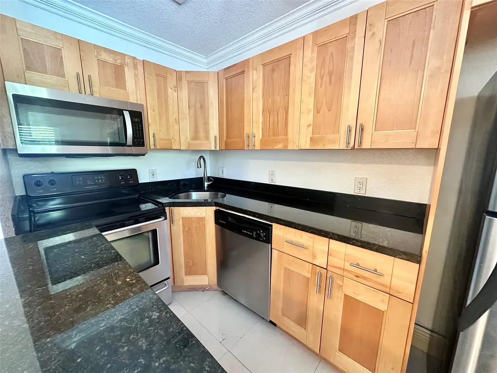 660 NE 11th Avenue Fort Lauderdale FL 33304