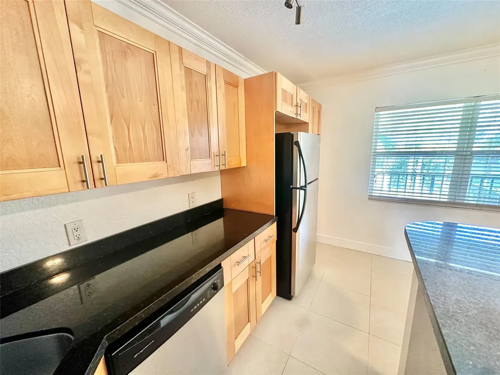 660 NE 11th Avenue Fort Lauderdale FL 33304