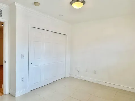 660 NE 11th Avenue Fort Lauderdale FL 33304