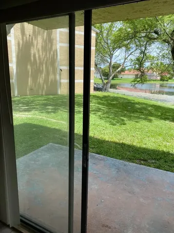 450 W Palm Circle Circle W Pembroke Pines FL 33025