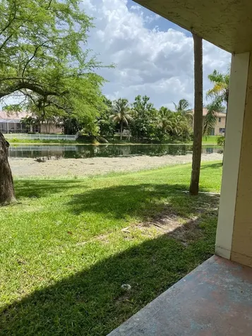 450 W Palm Circle Circle W Pembroke Pines FL 33025