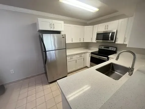 450 W Palm Circle Circle W Pembroke Pines FL 33025