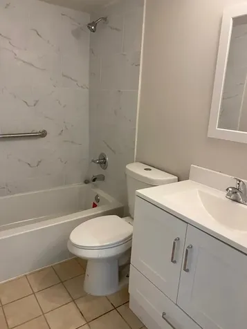 450 W Palm Circle Circle W Pembroke Pines FL 33025