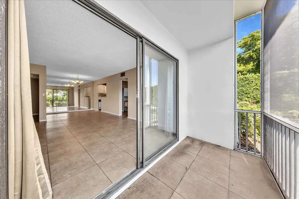 180 Cypress Club Drive Pompano Beach FL 33060