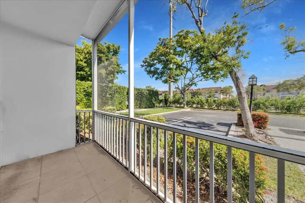 180 Cypress Club Drive Pompano Beach FL 33060