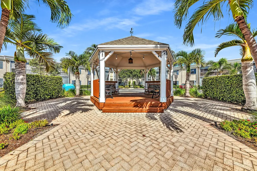 180 Cypress Club Drive Pompano Beach FL 33060
