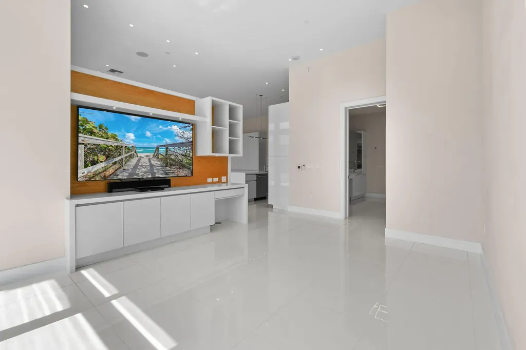 2 Water Club Way North Palm Beach FL 33408