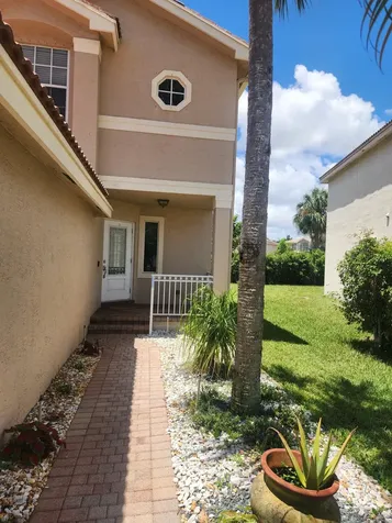 5148 S Aurora Lake Circle Greenacres FL 33463