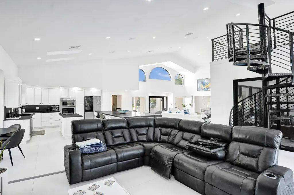 10818 River Glenn Drive Boca Raton FL 33428