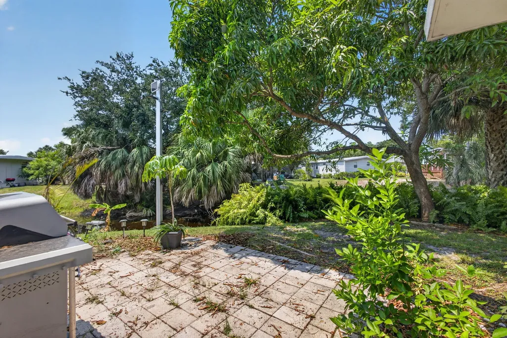 170 Maple Avenue W Palm Beach Gardens FL 33410