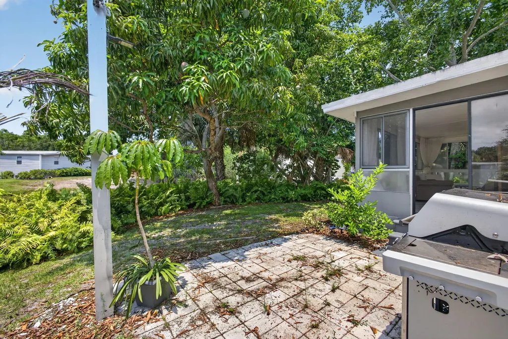170 Maple Avenue W Palm Beach Gardens FL 33410