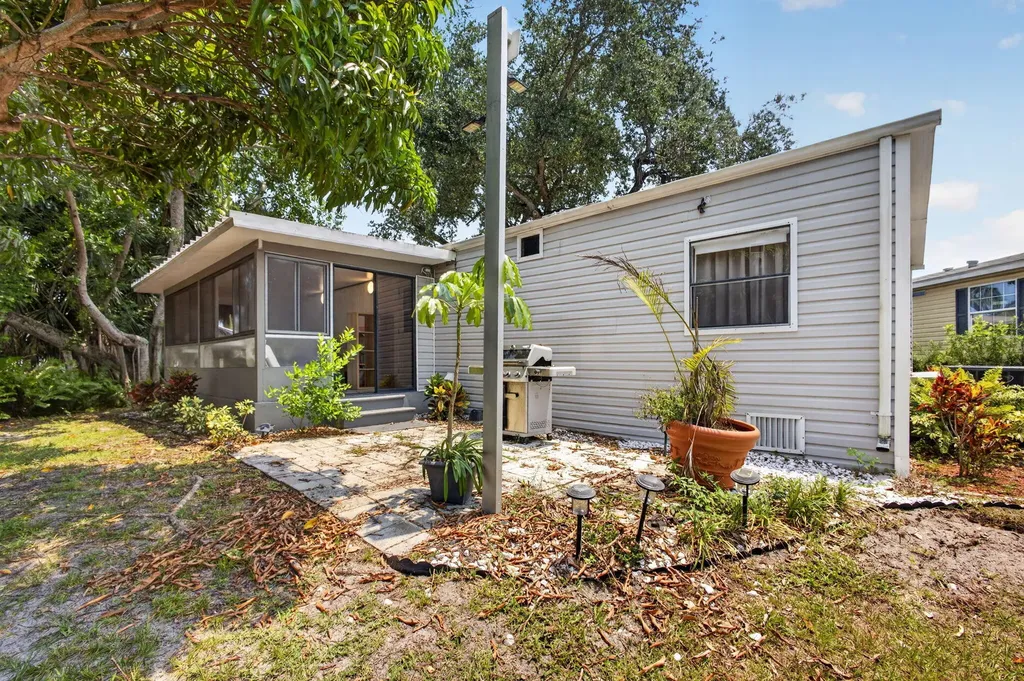 170 Maple Avenue W Palm Beach Gardens FL 33410