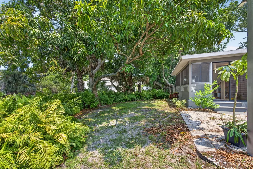 170 Maple Avenue W Palm Beach Gardens FL 33410